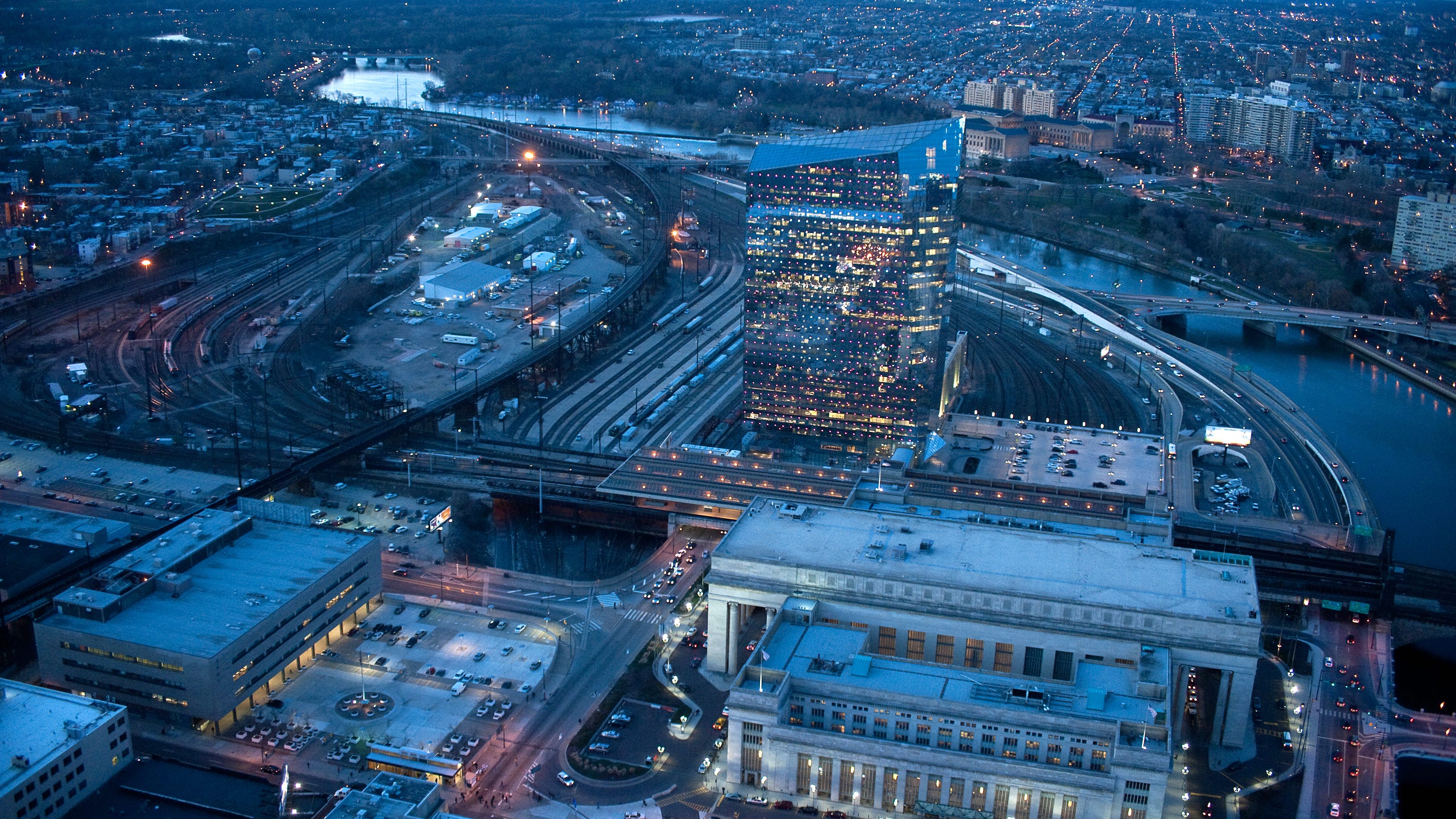Philly-area post-pandemic commuters taking to the roads, but not the rails