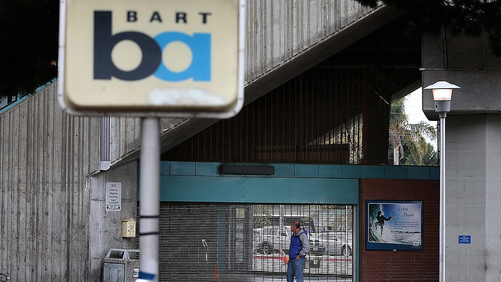 Power issue strands 200 BART passengers for nearly 2 hours in Transbay Tube