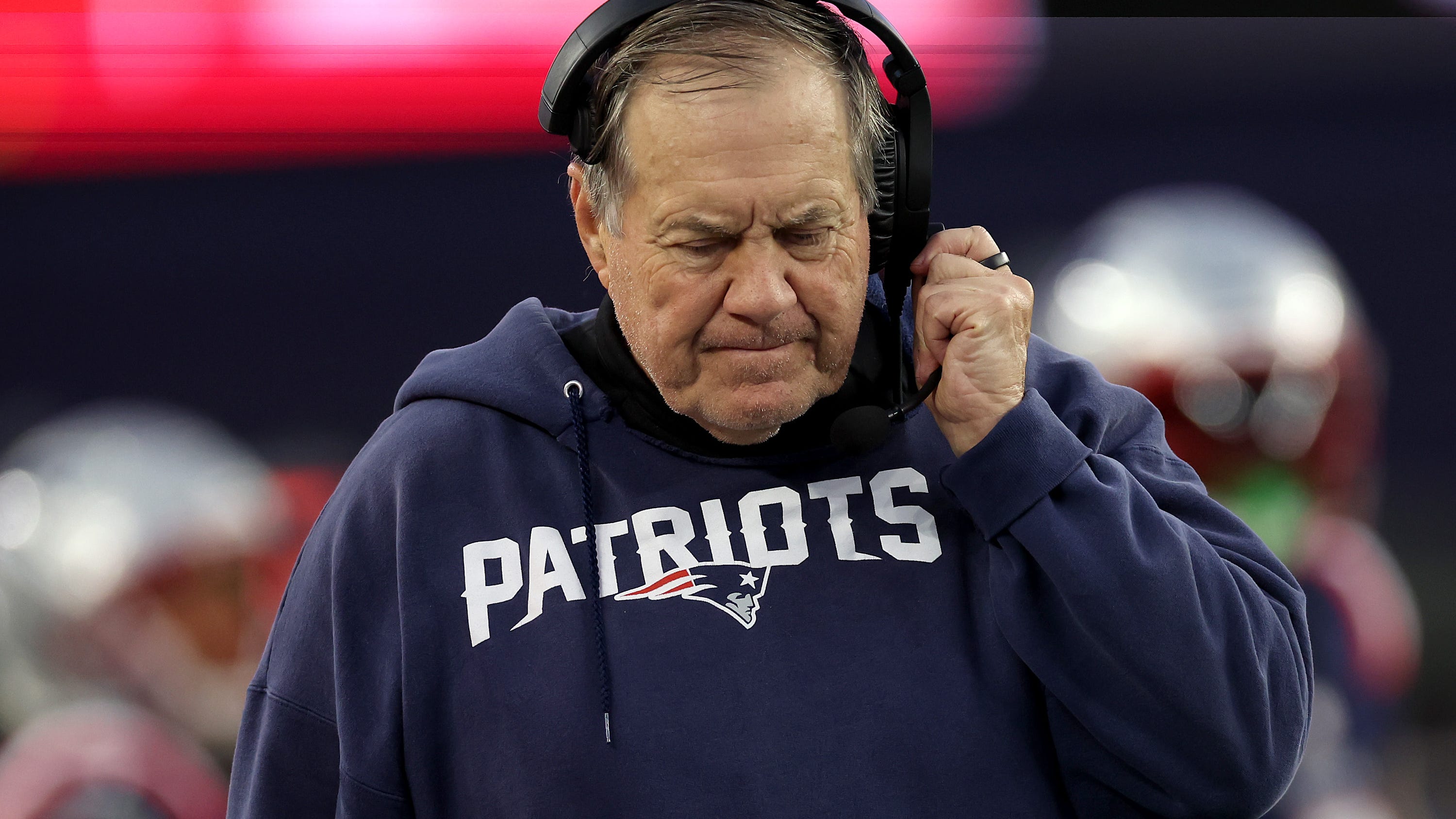 Bill Belichick Rumor & Report Tracker: Live updates as decision on Patriots coach's job looms