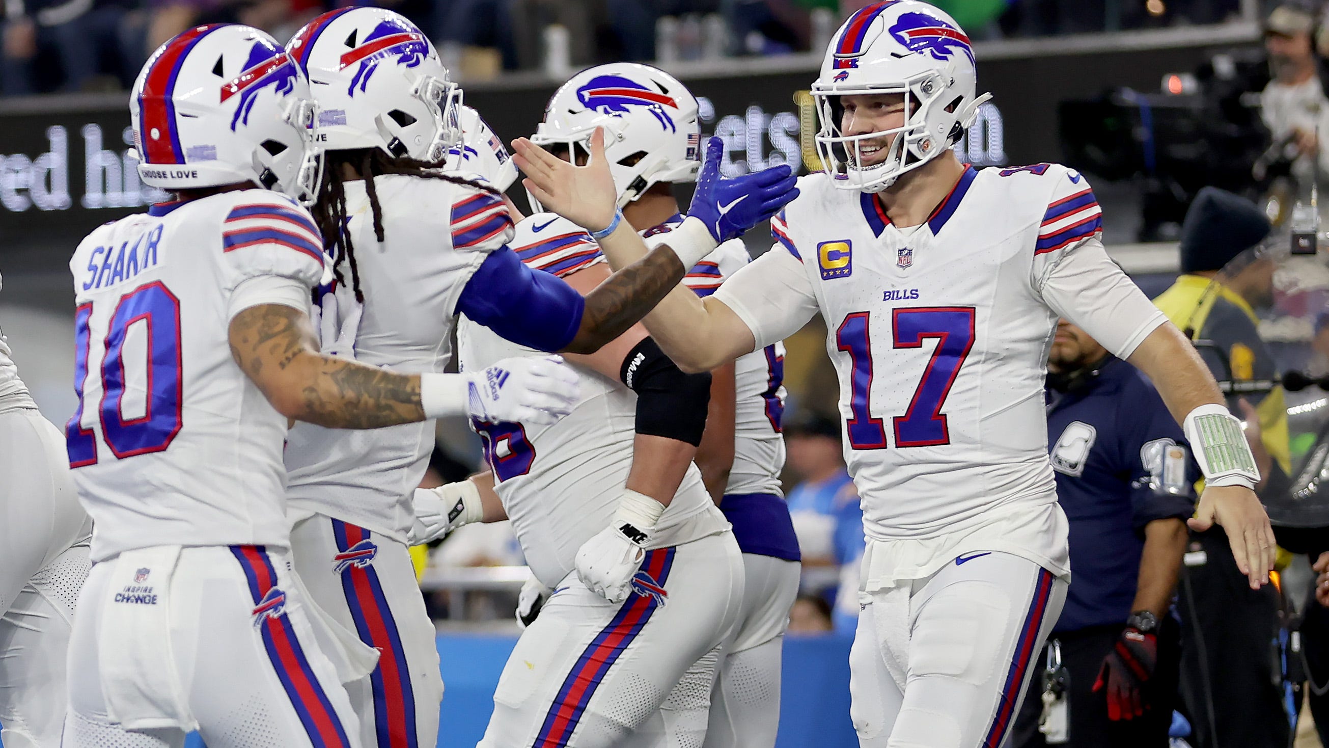 Tyler Bass' late field goal lifts Bills over Chargers in Los Angeles