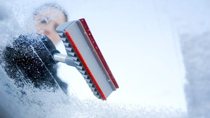 Metro Detroit sees first snow accumulation of the season on Sunday