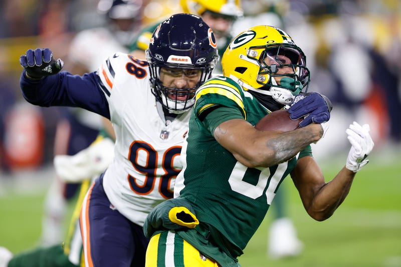 Bears defensive end Montez Sweat (98)