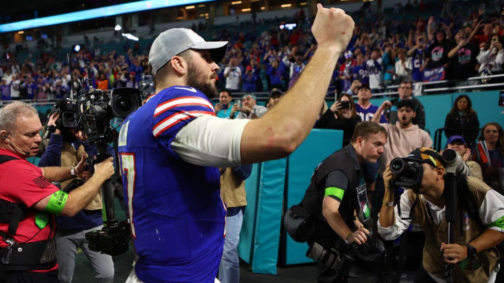 In-depth: Bills rally for 21-14 win over Dolphins, win fourth-consecutive AFC East title