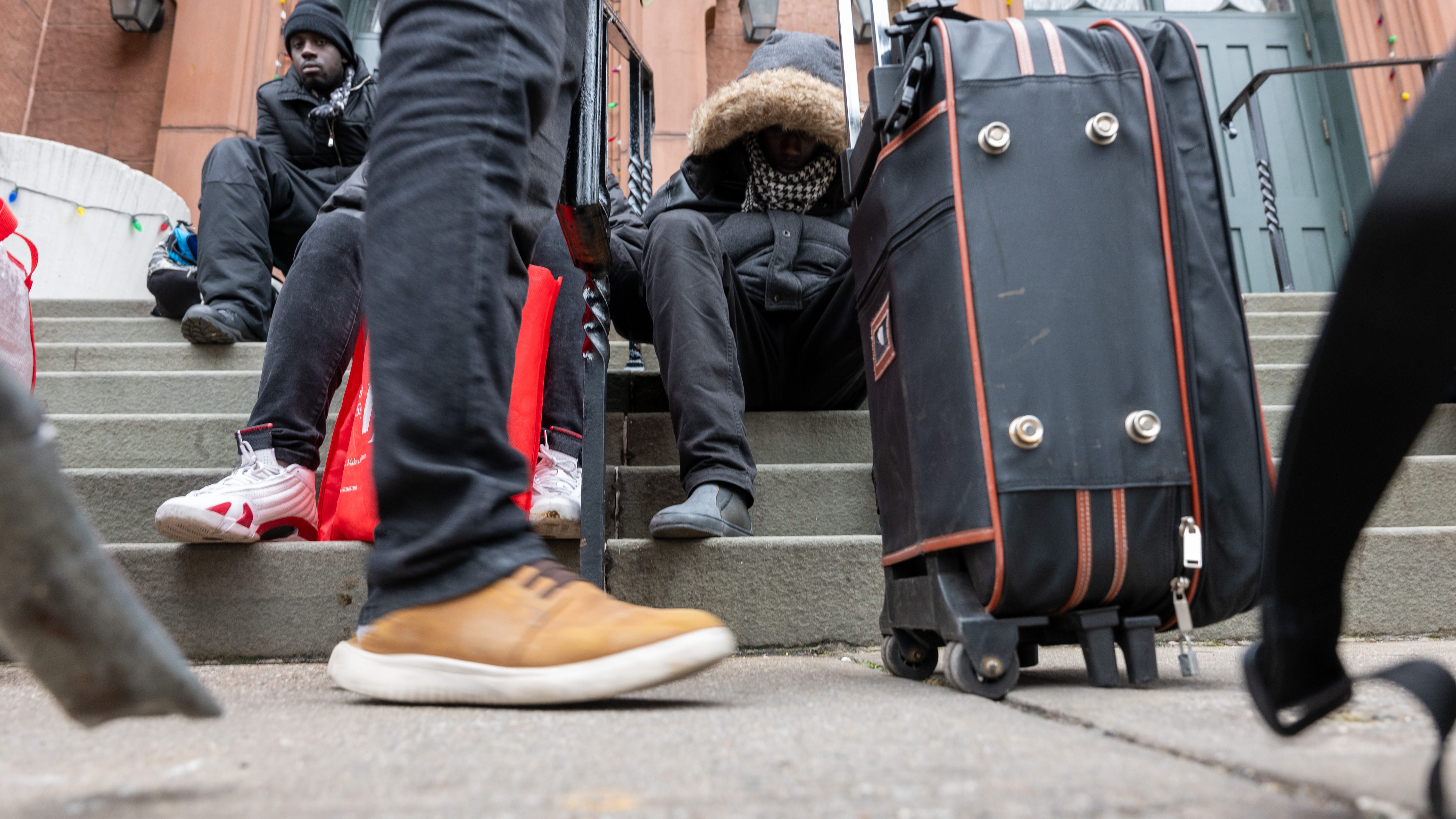 La ciudad de Nueva York impondrá un límite de 30 días a los inmigrantes adultos en centros de acogida
