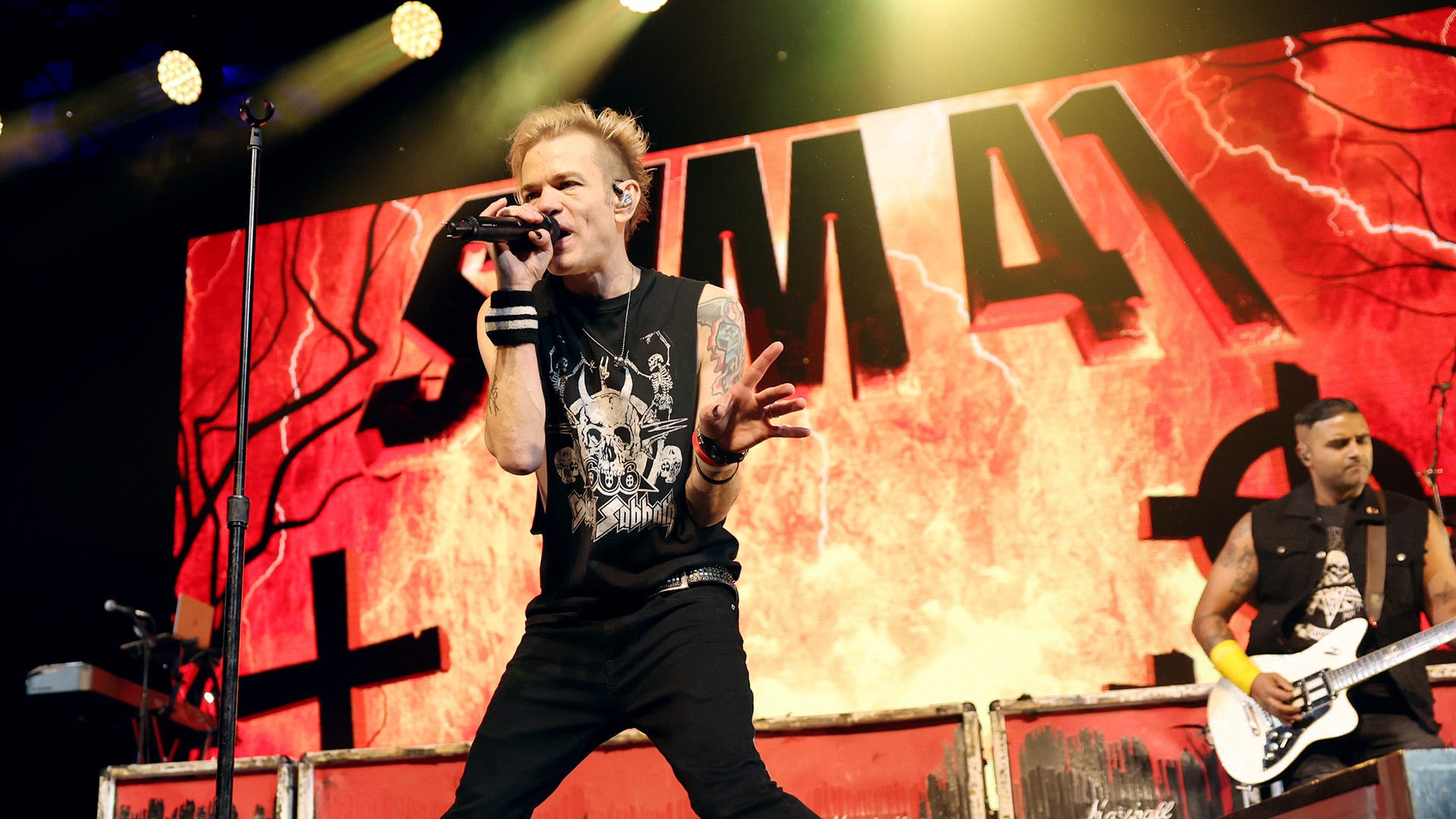 Sum 41 say goodbye with farewell 'Tour Of The Setting Sum'