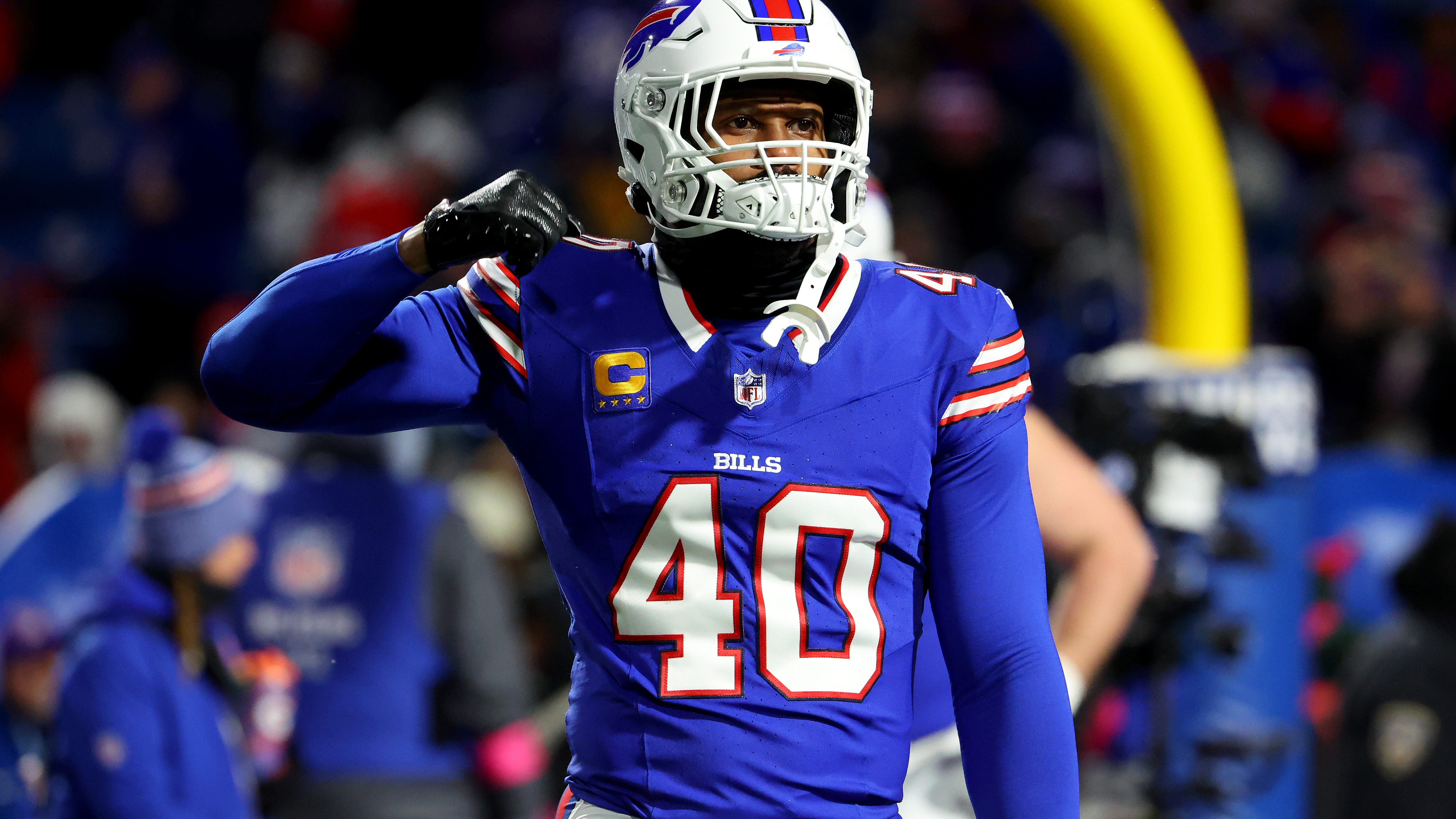 Report: Bills agree to contract restructures for Miller, Douglas