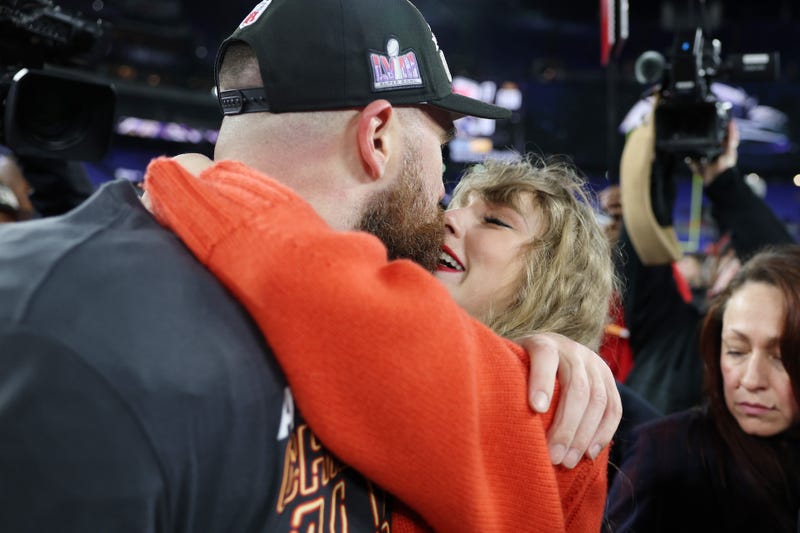 Travis Kelce, Taylor Swift