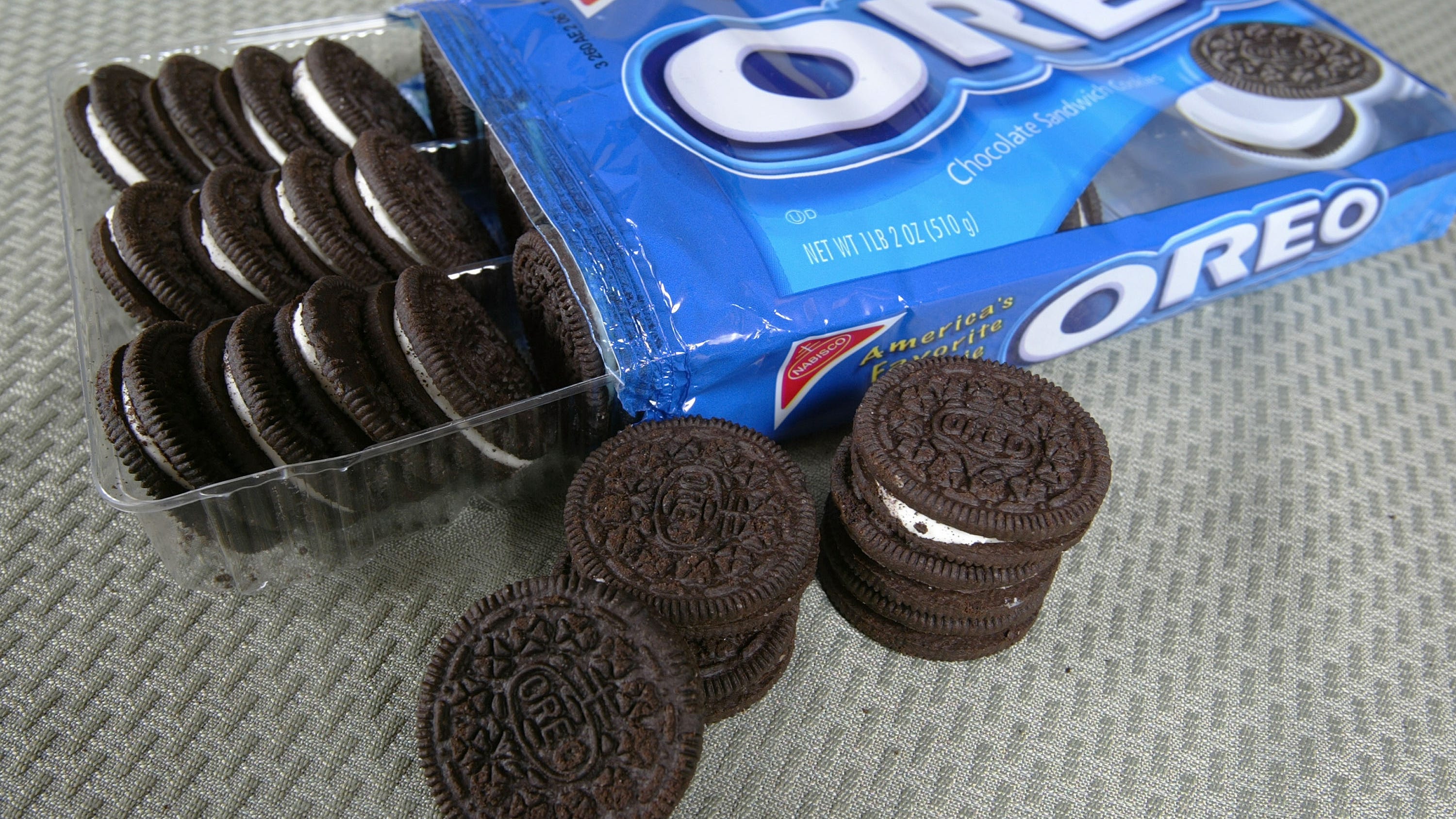 Oreo gets in the holiday spirit with new seasonal flavor