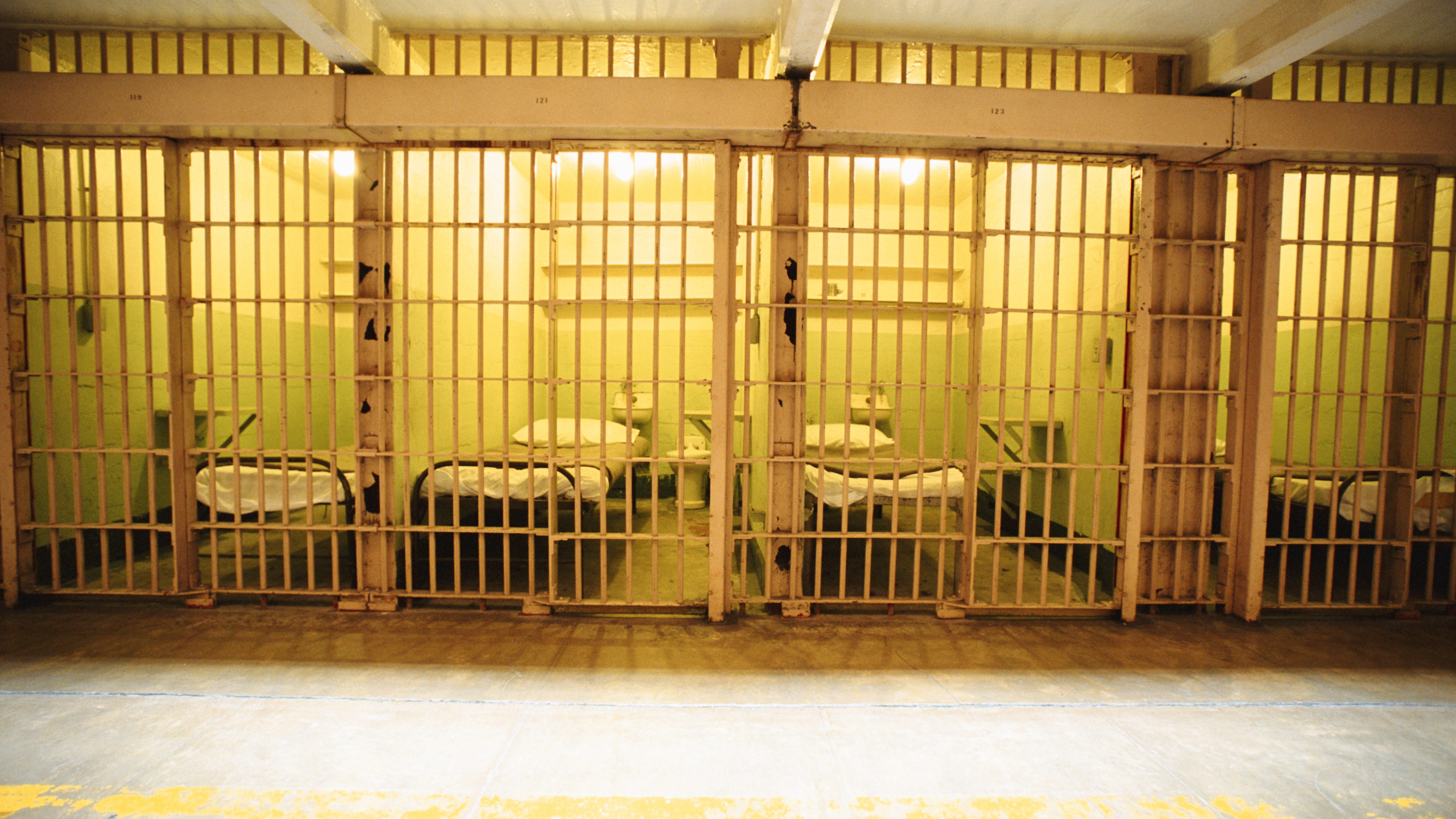 Effort to depopulate L.A. County jails delayed amid backlash