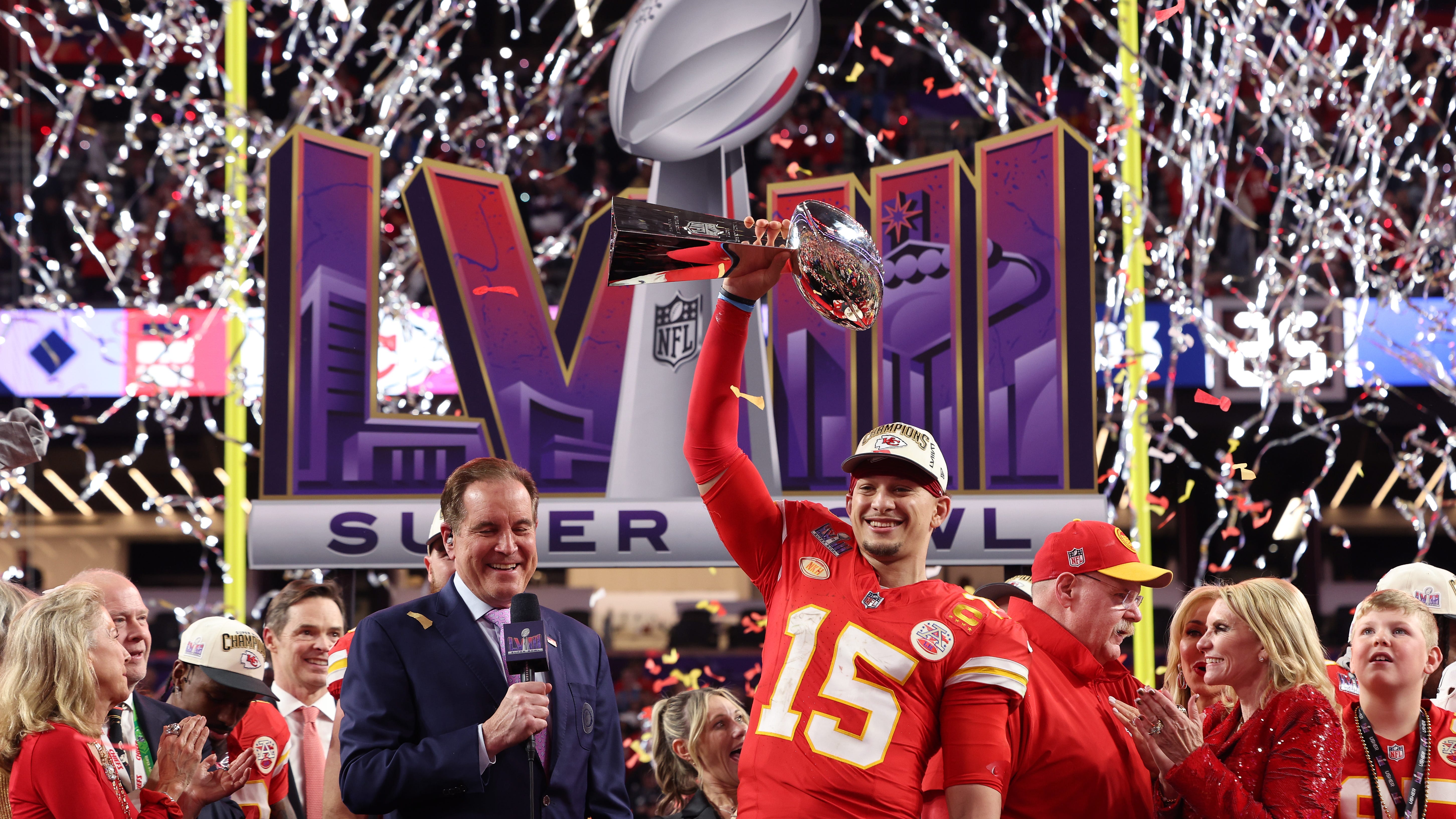 Patriots Mailbag: Could Patrick Mahomes, Chiefs’ success spark a Tom Brady return?