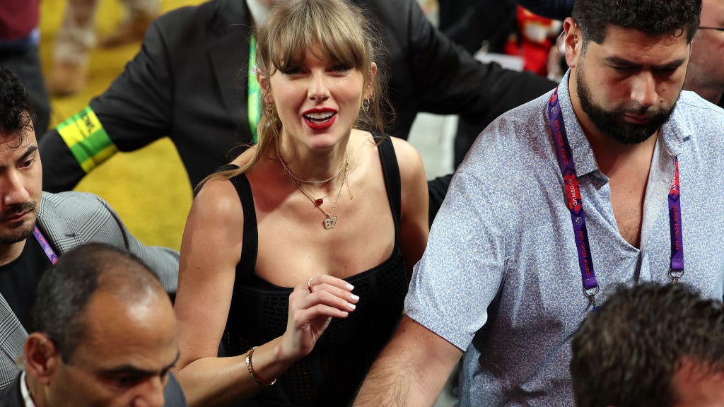 Taylor Swift donates $100K to family of woman killed at Chiefs parade and rally