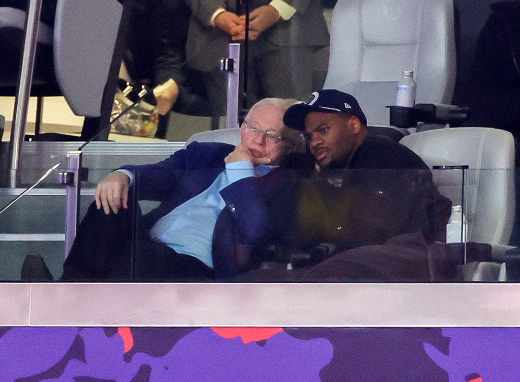Don't blink: Jerry Jones' track record on trade requests