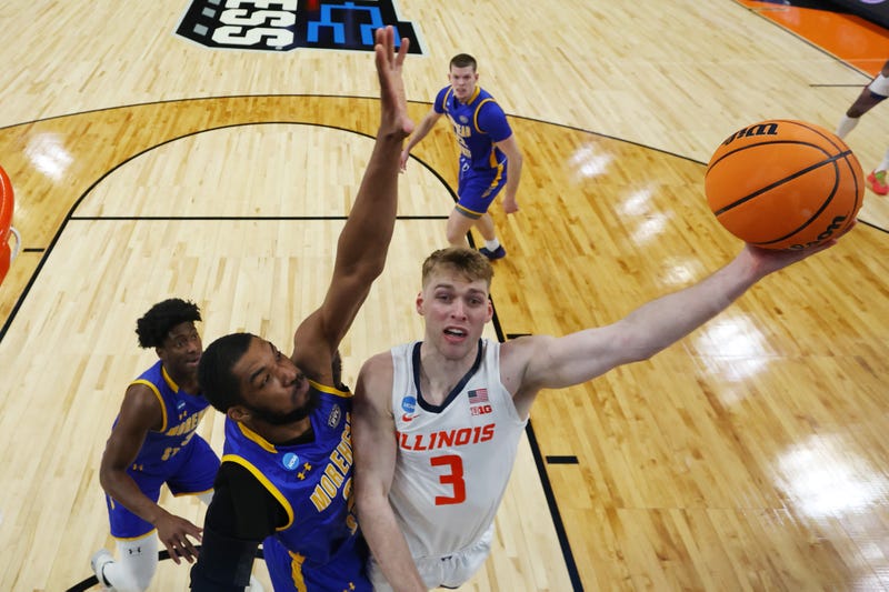 Marcus Domask #3 of the Illinois Fighting Illini shoots the ball over Dieonte Miles #23 of the Morehead State Eagles.