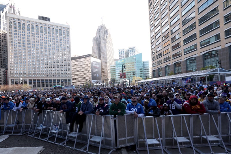 Fans pack NFL Draft Theater in Downtown Detroit