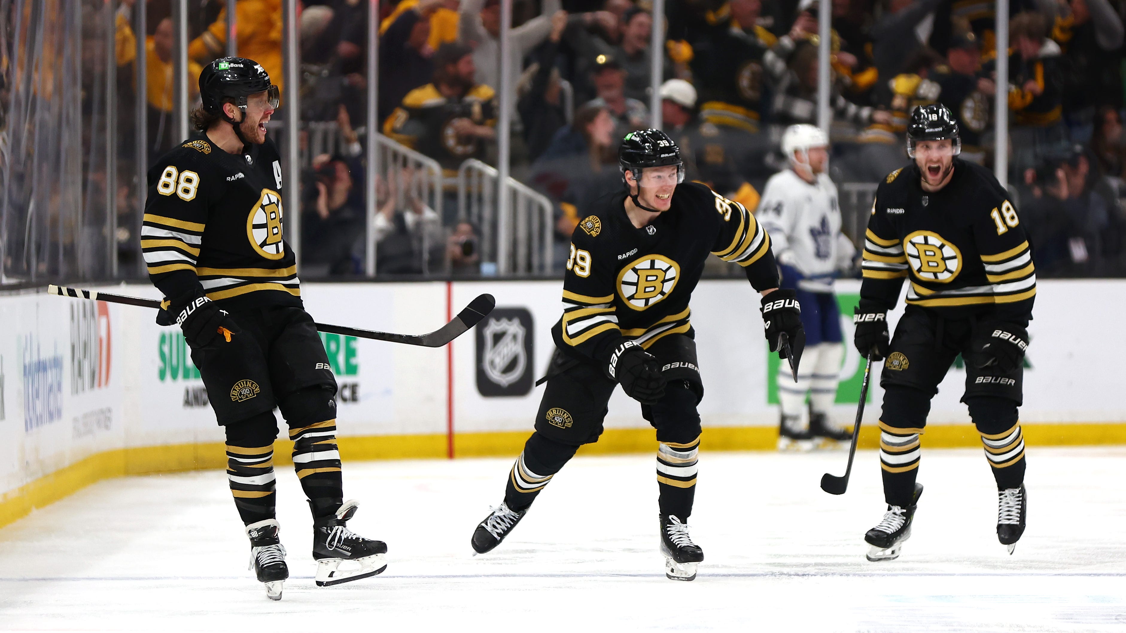 David Pastrnak steps up in overtime, Bruins knock off Maple Leafs in Game 7