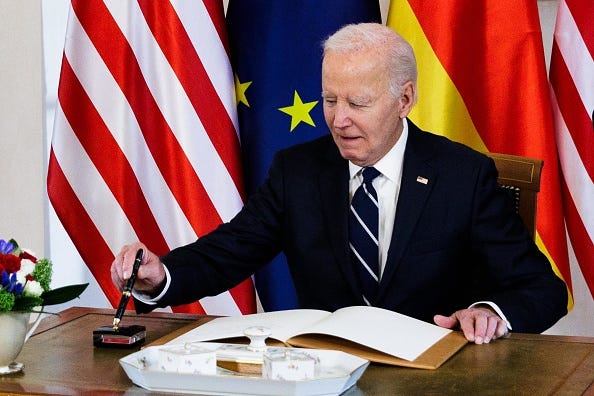 Joe Biden defends auto pen