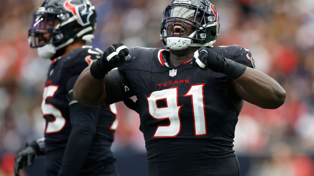 Texans to re-sign DT Foley Fatukasi