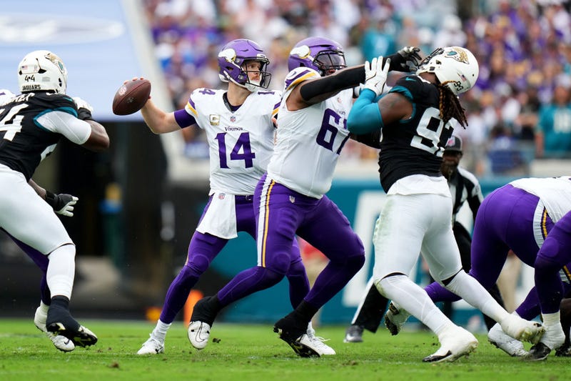 Sam Darnold #14 of the Minnesota Vikings passes the ball against the Jacksonville Jaguars during the first quarter at EverBank Stadium on November 10, 2024 in Jacksonville, Florida. 