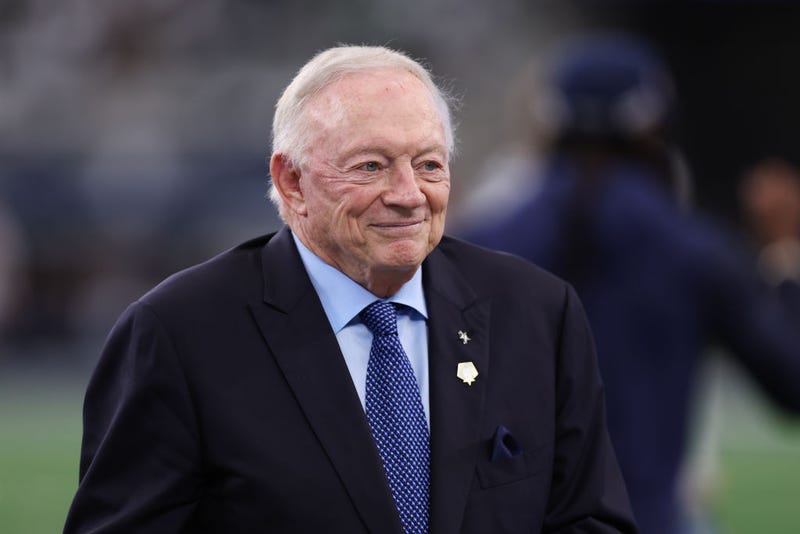 Dallas Cowboys owner and general manager Jerry Jones has revealed for the first time that he quietly battled stage 4 melanoma