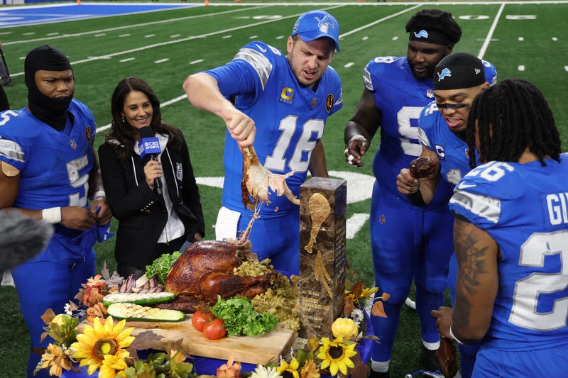 Lions players eat Thanksgiving feast after beating Bears