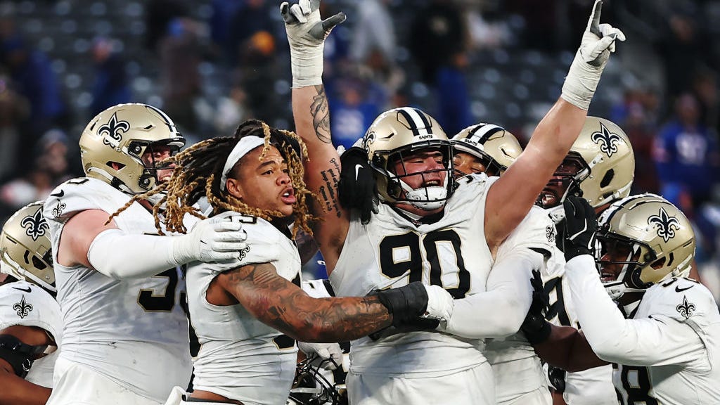 Bresee's monster game, block helps Saints survive late Giants rally