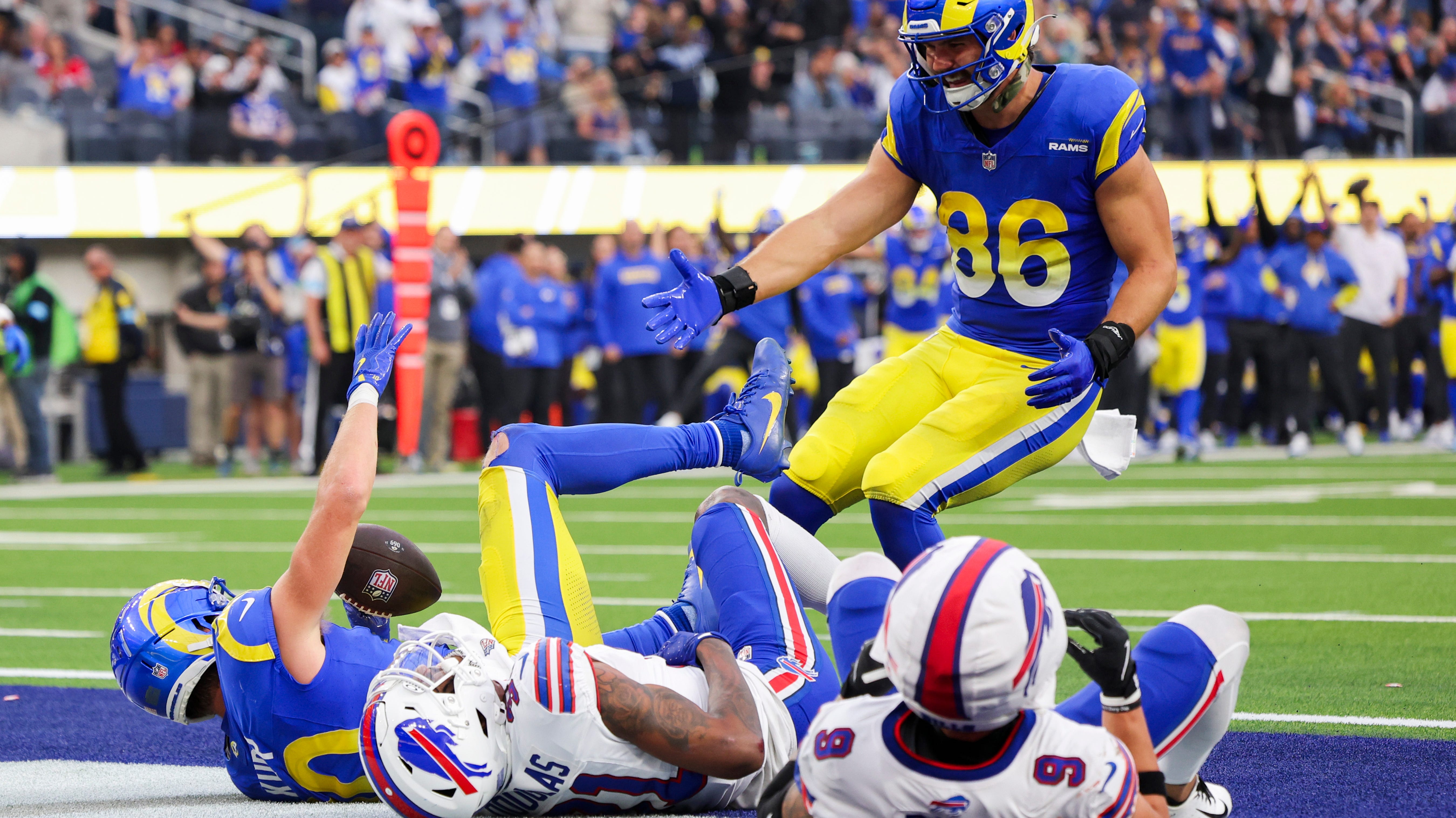 Bills' winning streak stopped at seven in offensive shootout with Rams