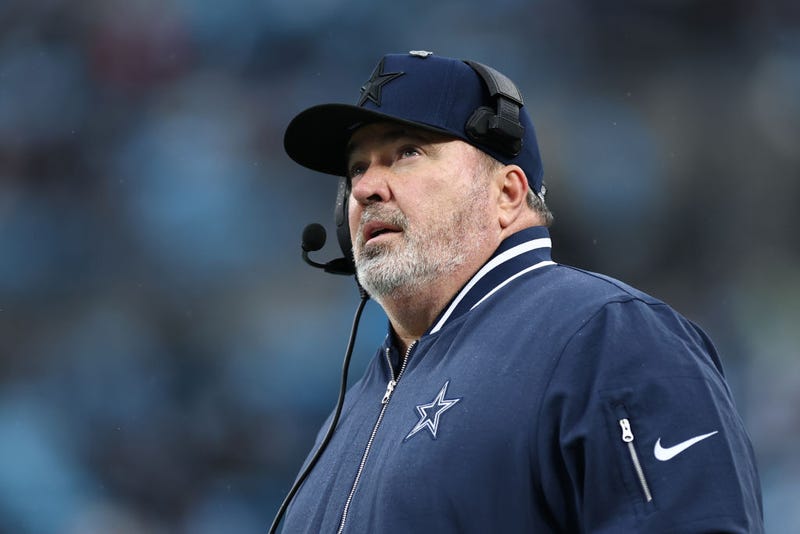 Mike McCarthy on sidelines for Dallas