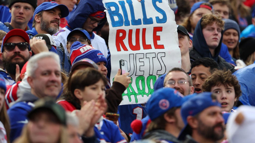 Bills clinch the AFC's No. 2 seed with a 40-14 rout of the Jets