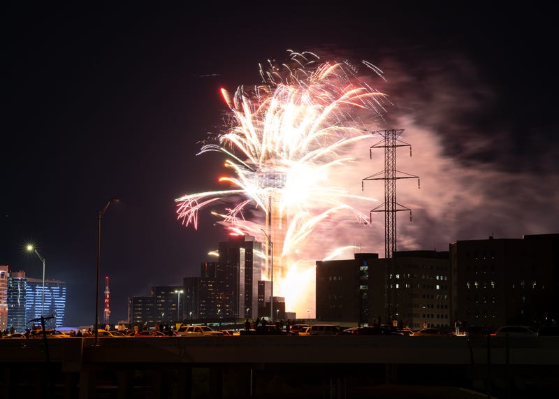 Residents across Dallas–Fort Worth are preparing to welcome the New Year on Tuesday night with dozens of events ranging from large public fireworks shows to concerts, family activities, and ticketed parties across the region. 