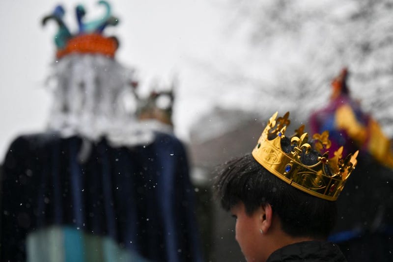 A child wears a crown at the Three Kings Day parade out on by El Museo del Barrio in East Harlem on Jan. 6, 2025.