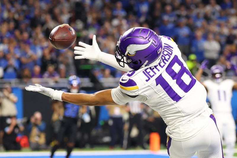 Justin Jefferson #18 of the Minnesota Vikings misses a pass from quarterback Sam Darnold, one of many missed scoring chances in the loss to the Detroit Lions.