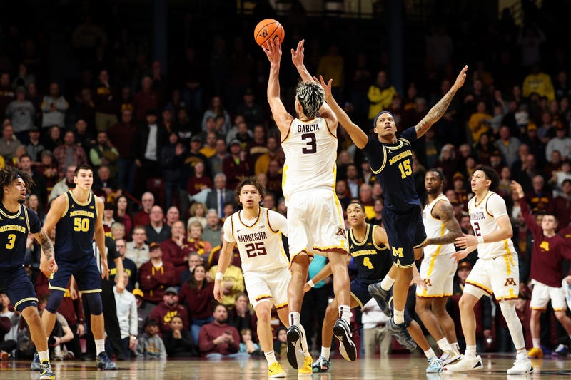 Dawson Garcia wins it for the Gophers