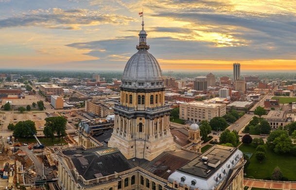 Springfield, Illinois, USA downtown city skyline with the state capital building.