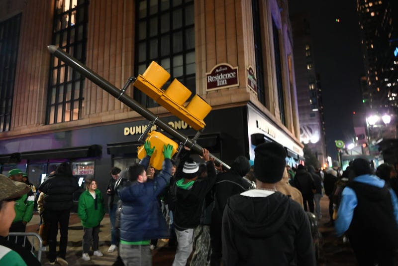 Eagles fans destroy property in Center City