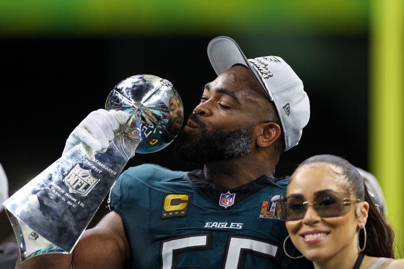 Brandon Graham kisses Lombardi Trophy