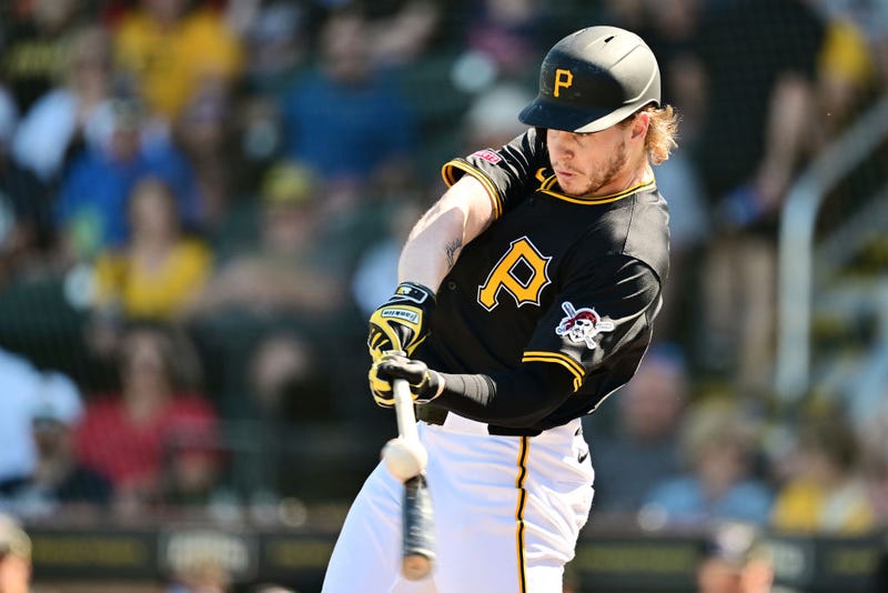 Jack Suwinski swinging