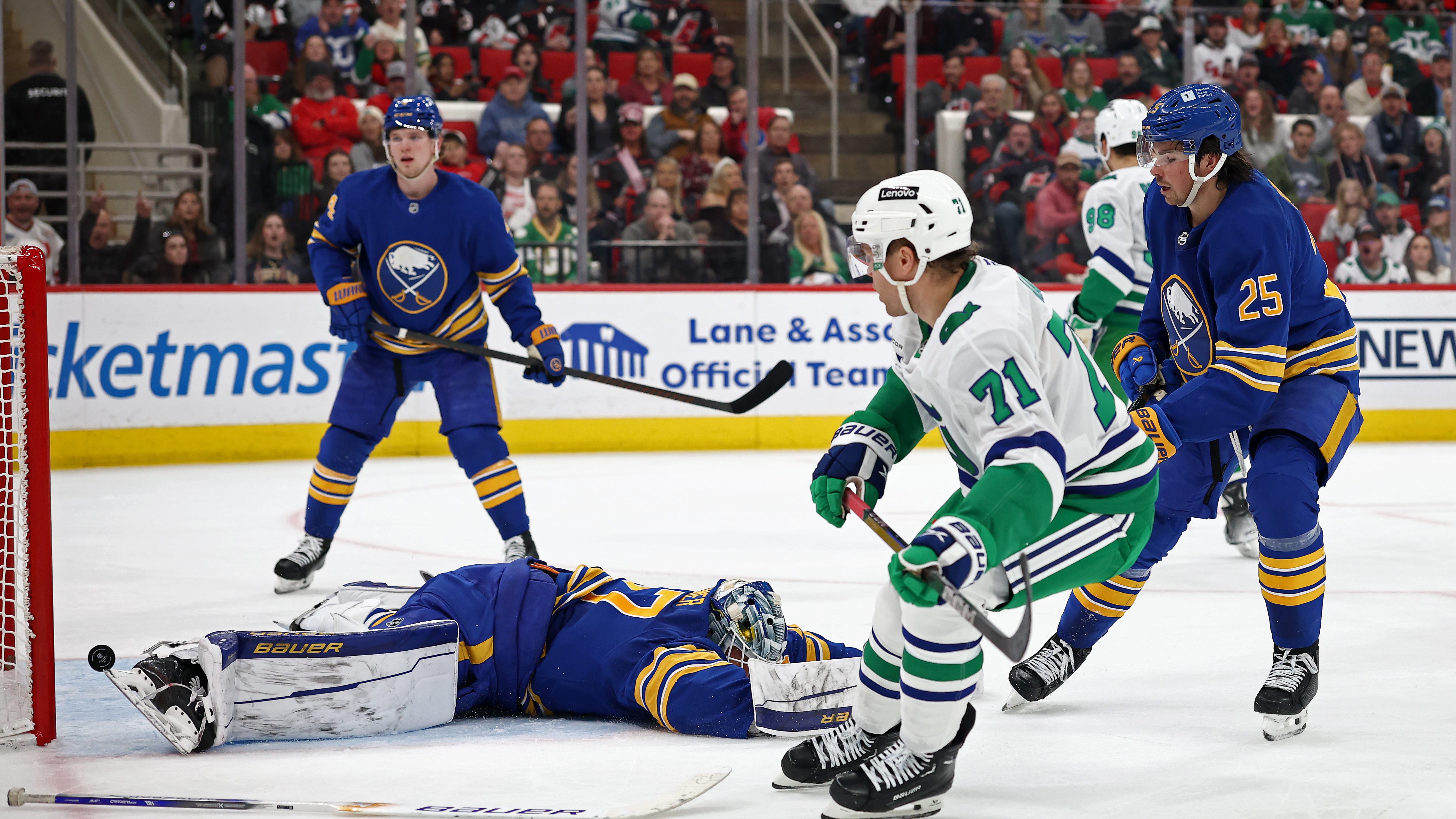 Sabres dominated by Hurricanes on 'Whalers Night'