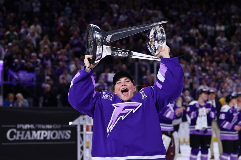 Frost wins PWHL title again