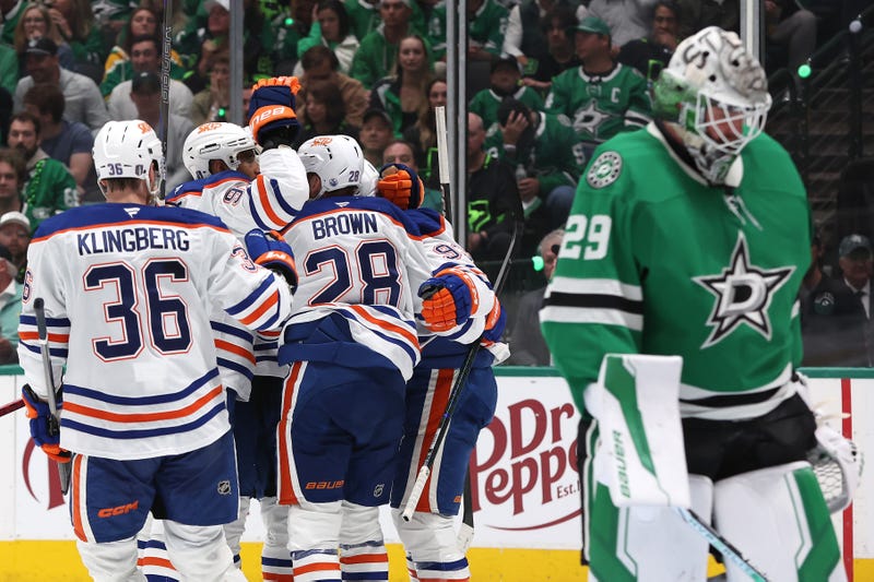 DALLAS, TEXAS - MAY 23: Connor Brown #28 of the Edmonton Oilers celebrates with teammates after scoring a goal on Jake Oettinger #29 of the Dallas Stars during the second period in Game Two of the Western Conference Final of the 2025 Stanley Cup Playoffs at American Airlines Center on May 23, 2025 in Dallas, Texas. (Photo by Sam Hodde/Getty Images)