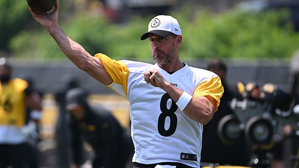 Aaron Rodgers says he's retiring after this season with Steelers