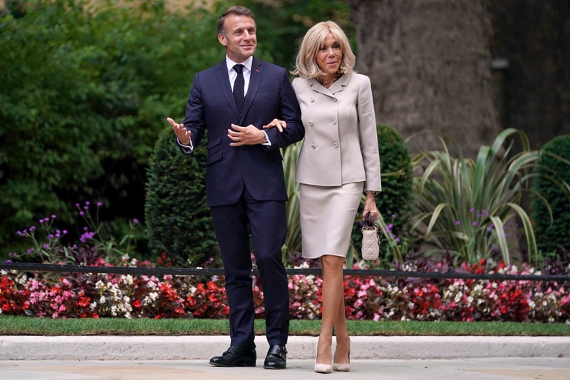 LONDON, ENGLAND - JULY 9: French President Emmanuel Macron and his wife Brigitte Macron arrive at Downing Street on July 9, 2025 in London, England. President Emmanuel Macron and Mrs Brigitte Macron visit the UK in the first visit State Visit made by France in 17 years. They are staying at Windsor Castle, hosted by King Charles III and Queen Camilla. Today, the Macrons will have lunch with the UK Prime Minister at Downing Street, and a banquet will be held in their honour at The Guildhall. (Photo by Alberto Pezzali - Pool/Getty Images)