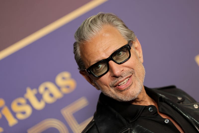  Jeff Goldblum attends Las Culturistas Culture Awards at The Orpheum Theatre on July 17, 2025 in Los Angeles, California.