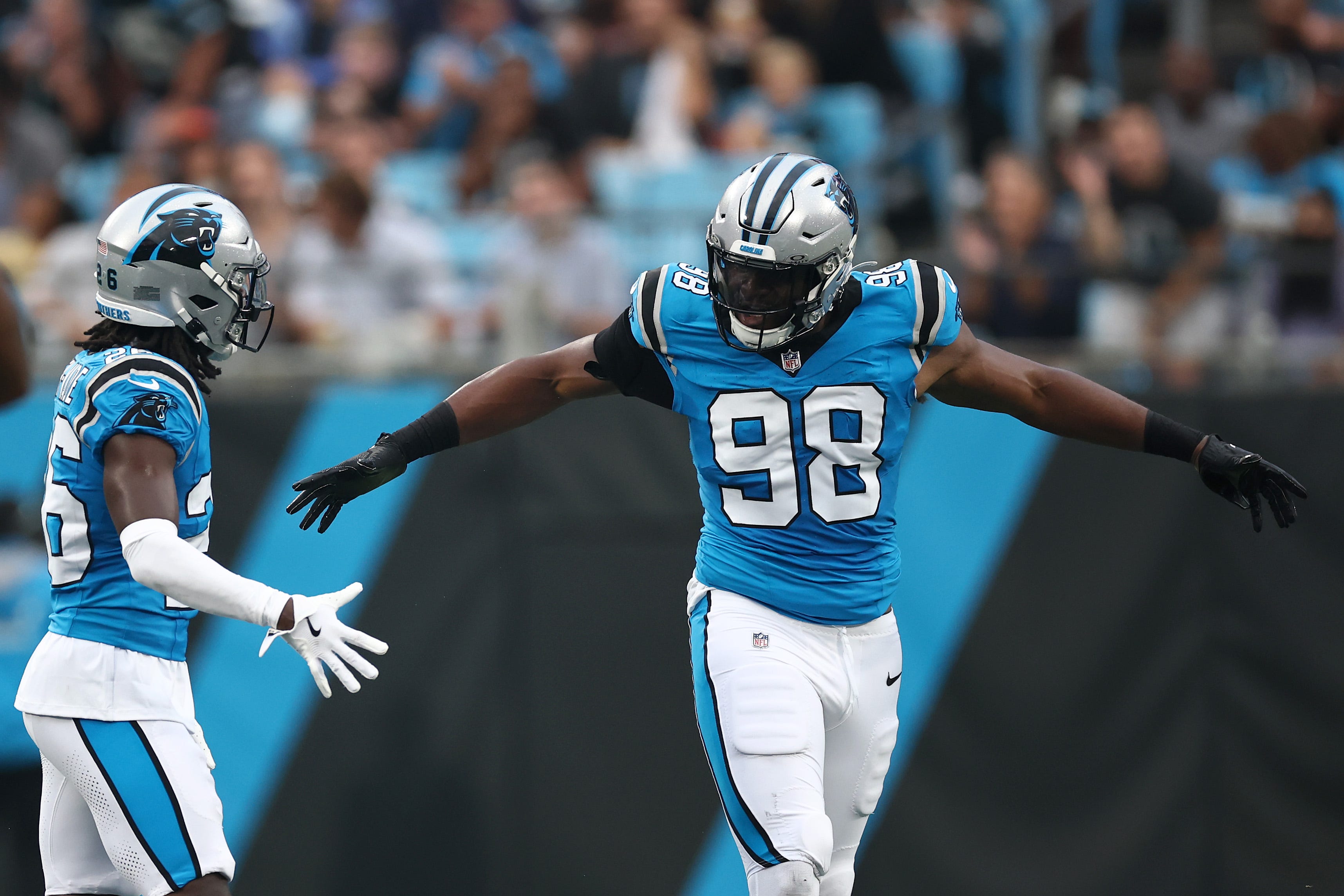 Lions signing edge rusher D.J. Wonnum to one-year deal