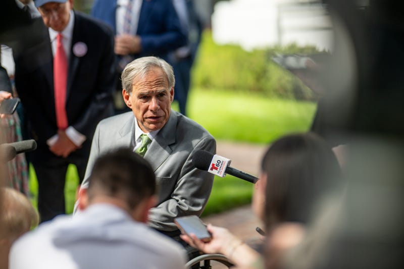 Governor Greg Abbott is raising eyebrows after posting on his official X account Monday night that he plans to impose a “100% tariff” on anyone moving to Texas from New York City once the polls close.