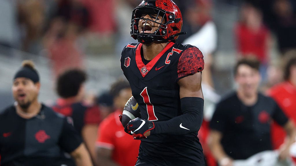 Corner visits Steelers after outstanding final season