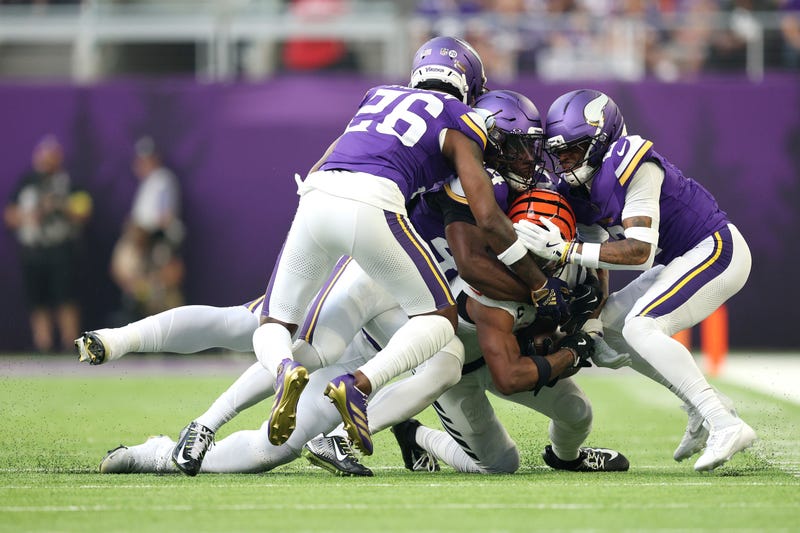 Vikings blow out Bengals