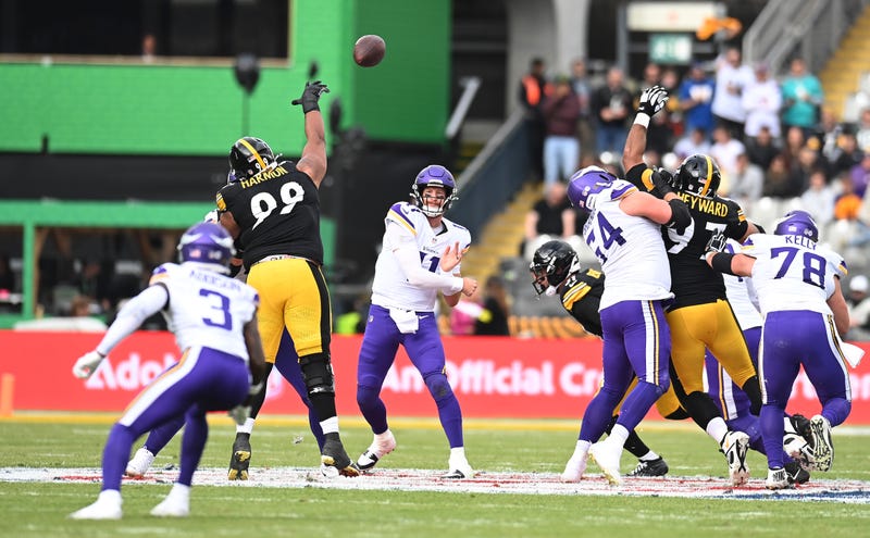 Vikings fall to Pittsburgh in Ireland