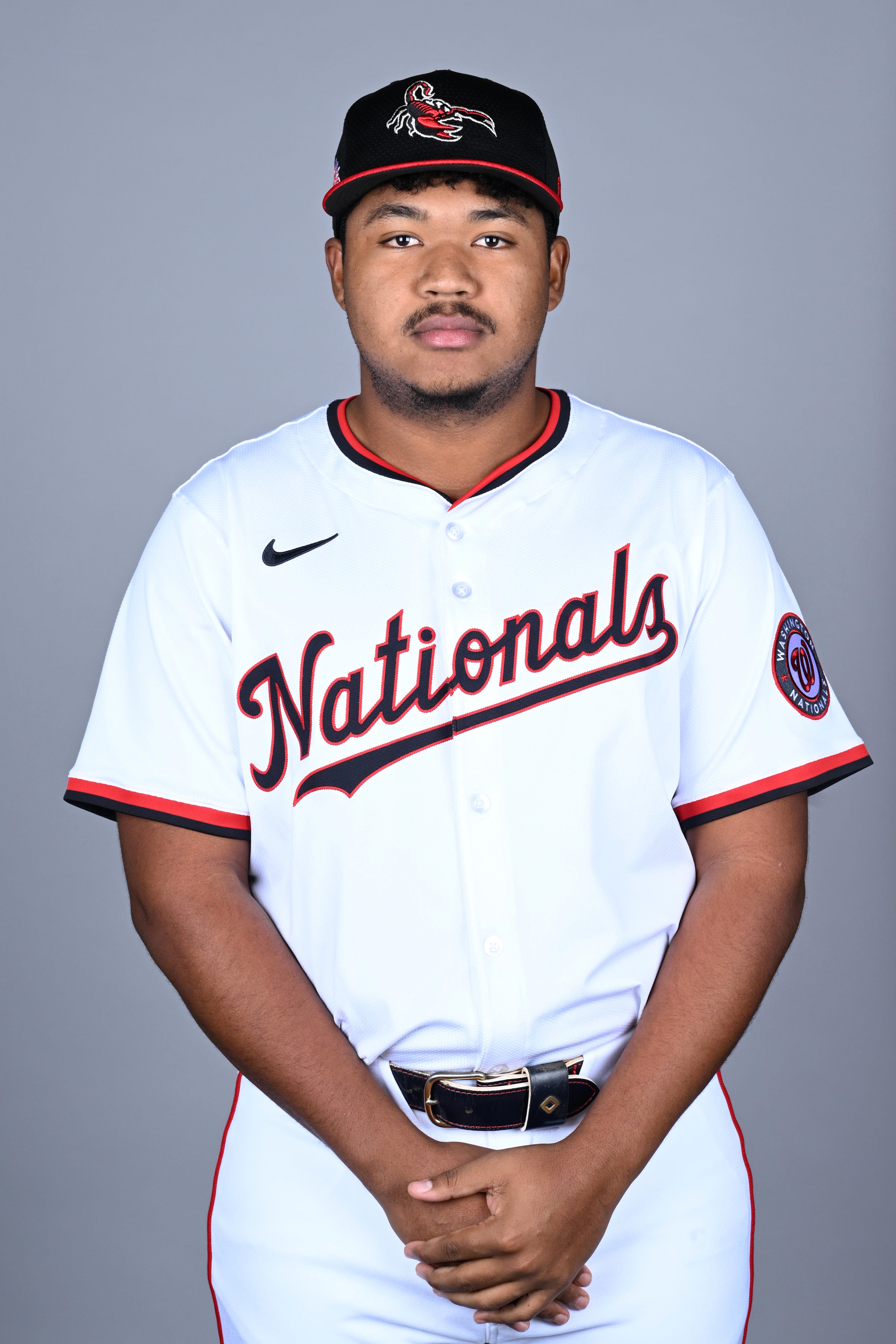 Yankees deal IF Jorbit Vivas to Nationals for minor-league RHP