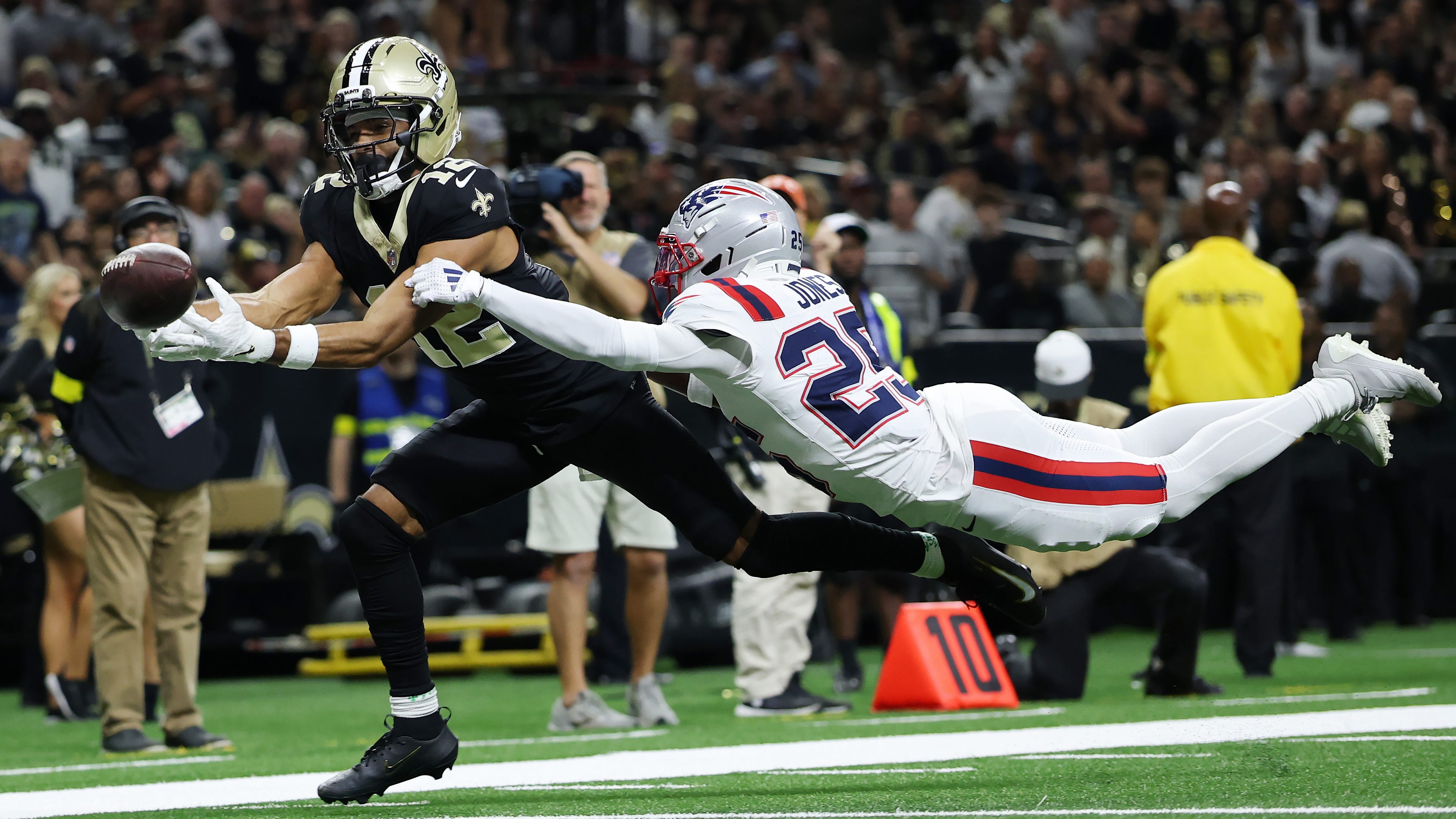 Saints miss key opportunities, fall to Patriots in another close, frustrating defeat