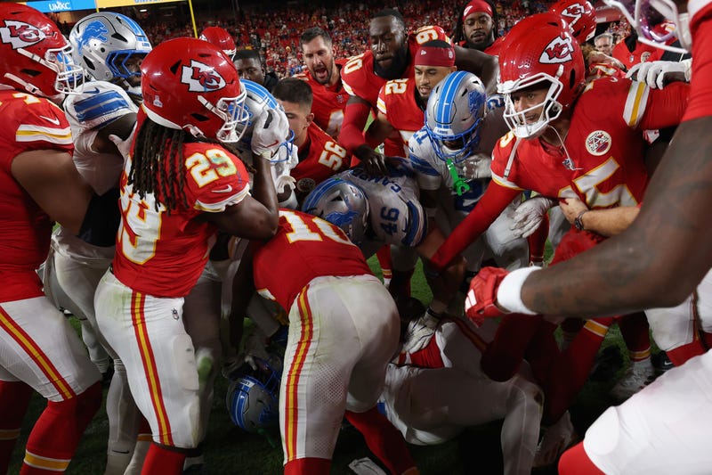 Chiefs get 30-17 win over Detroit